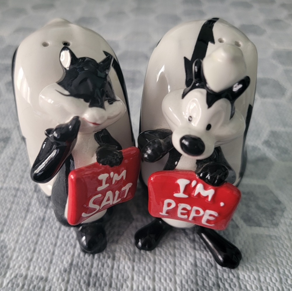 Looney Tunes Pepe Le Pew Penelope Skunk Warner Bros Salt Pepper Shakers …
